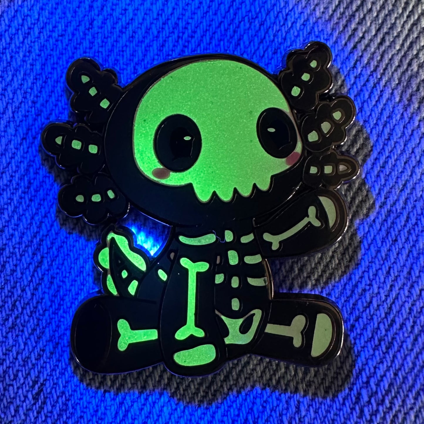 Skeleton AXOLOTL - GLOW IN THE DARK- Enamel Pin